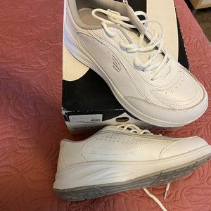 Spira Women's Wave Walker Sneaker 8.5 Med White